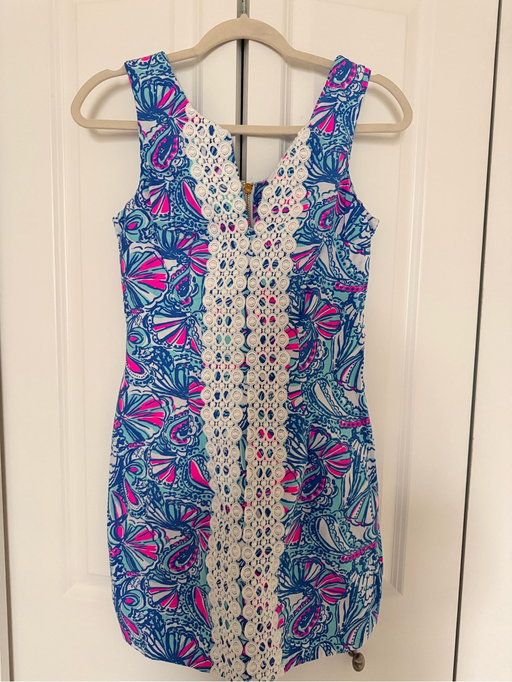 Lilly Pulitzer Blue & Pink Sleeveless Lace-Trim Sheath Dress